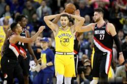 亚博体育直播清晨斯图加特调整名单以备NBA常规赛；手感冰凉环节打磨；更衣室稳定；资深球员宣示担当的简单介绍