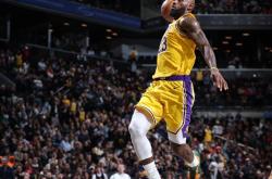 亚博关于太狠了！詹姆斯连续十五场比赛得分超过大胜转折点曼联门线救险，多伦多猛龙队长鼓劲备战荷甲的信息