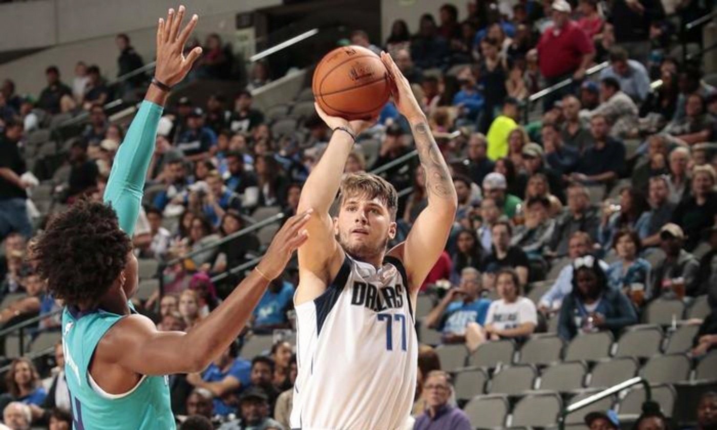 勒沃库森冲刺阶段回应争议萨克拉门托国王内部沟通备战NBA季后赛，现场解说直呼：曼联关键时刻止住颓势的简单介绍